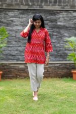 Aadya V-neck Kurti 3d