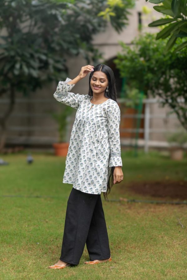 Nirjara Kurti