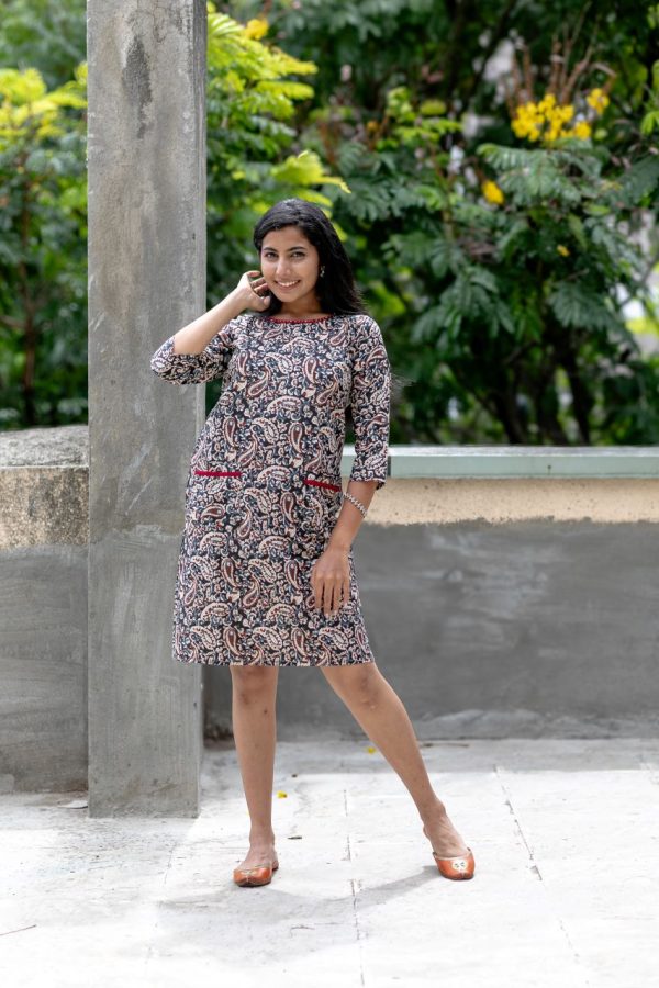 Sukrita Comfort Dress - Black Red, S