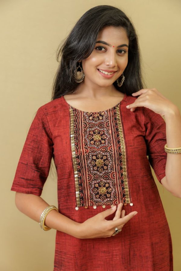 Tarini Kurta